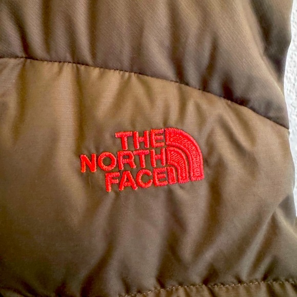 The North Face Green Puffer Vest with Pink Logo - Picture 2 of 4